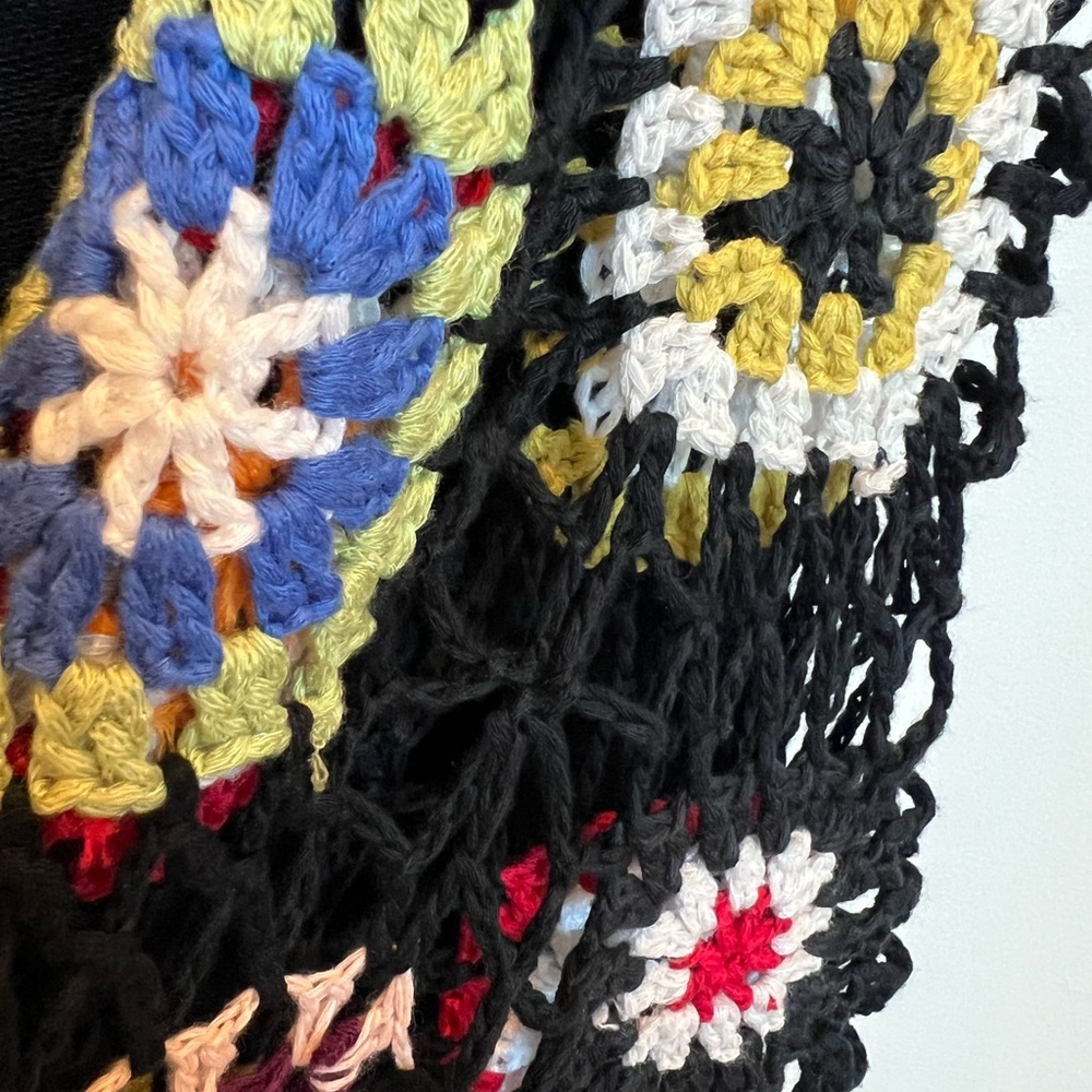 Umgee Black sweater/Colorful Crochet granny square Sleeves - Picture 9 of 10